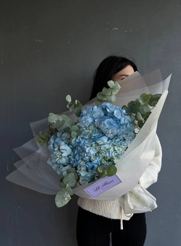 Монобукет из гортензии с эвкалиптом от интернет-магазина цветов в 