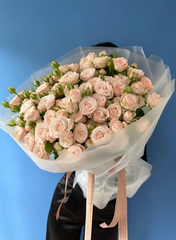 Нежный букет из кустовой розы  от интернет-магазина цветов в 