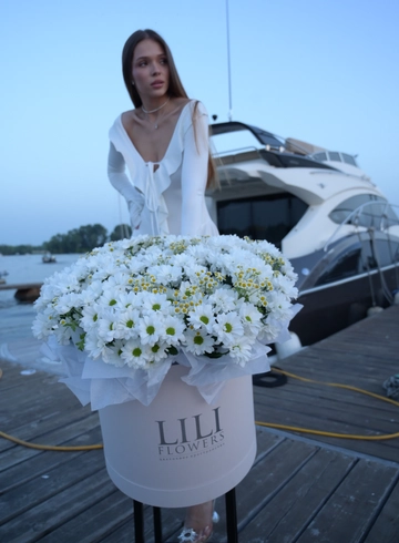 Ромашки в коробке  от интернет-магазина цветов в 