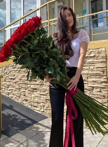 51 метровая роза для Любимой  от интернет-магазина цветов в 