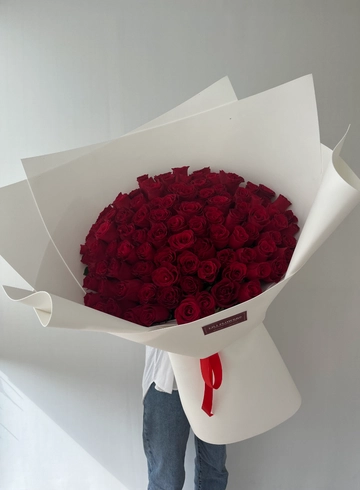 Монобукет из 101 кенийской розы от интернет-магазина цветов в 