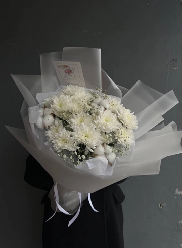 Букет из хризантем «Свежесть утра» от интернет-магазина цветов в 