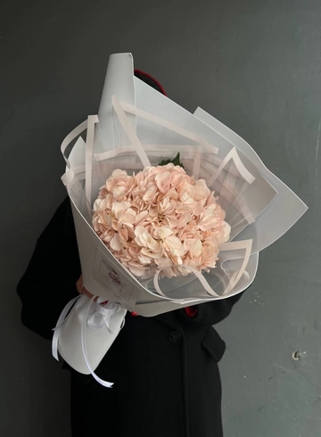 Мини букет из розовой гортензии от интернет-магазина цветов в 