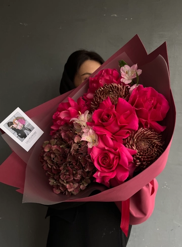 Букет с голландской гортензией «Таинственное очарование» от интернет-магазина цветов в 