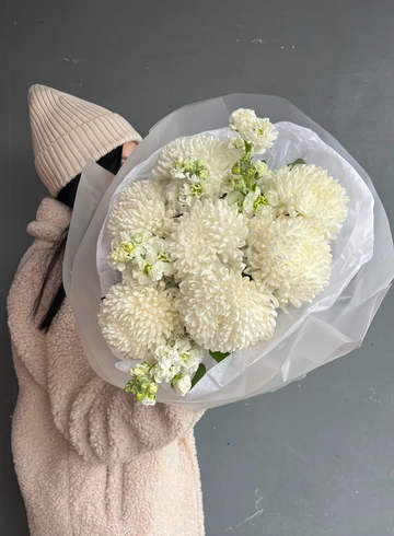 Сборный букет с маттиолой «Белый парус»  от интернет-магазина цветов в 