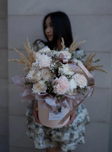 Композиция с диантусом в коробке &laquo;Осень&raquo; от интернет-магазина цветов в 