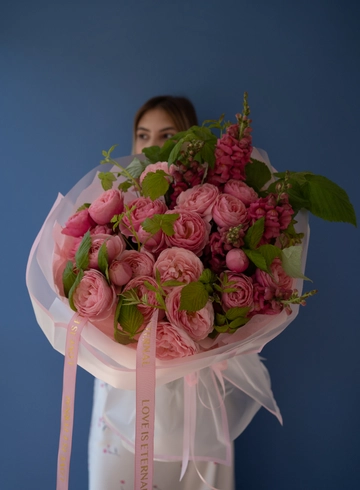 Букет с кустовыми розами &laquo;Розовое чудо&raquo; от интернет-магазина цветов в 