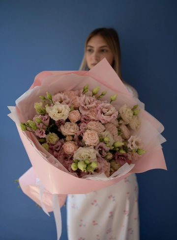 Сборный букет с эустомой «Зефирка» от интернет-магазина цветов в 