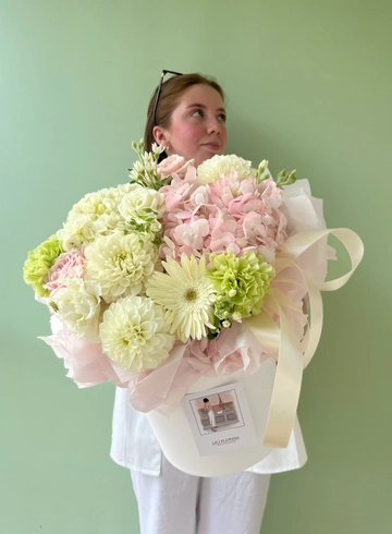 Композиция с гортензией &laquo;Роскошное утро&raquo; от интернет-магазина цветов в 