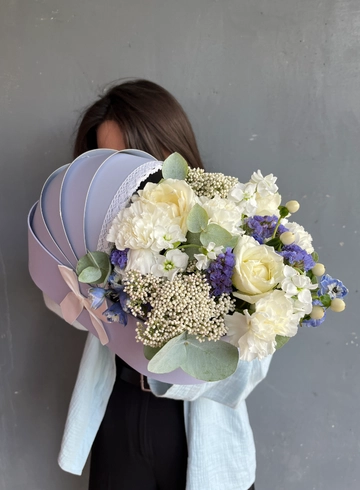 Композиция с диантусами &laquo;Светлый день&raquo; от интернет-магазина цветов в 