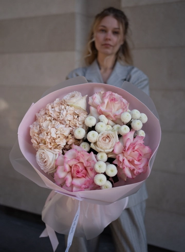 Сборный букет с гортензией «Теплые объятия» от интернет-магазина цветов в 