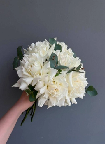 Свадебный букет из ажурных роз от интернет-магазина цветов в 