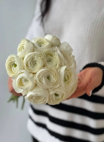 Свадебный букет из ранункулюсов от интернет-магазина цветов в 