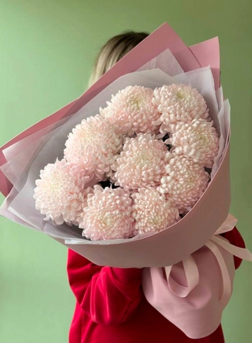 Монобукет из крупных хризантем «Заботливой маме» от интернет-магазина цветов в 