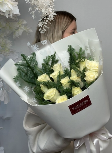 Букет из белых роз и нобилиса &laquo;Белоснежная сказка&raquo; от интернет-магазина цветов в 