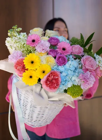 Сборная корзина &laquo;Цветочный коктейль&raquo; от интернет-магазина цветов в 