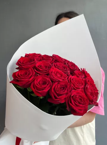 Букет из красных роз &laquo;Аллея&raquo; от интернет-магазина цветов в 