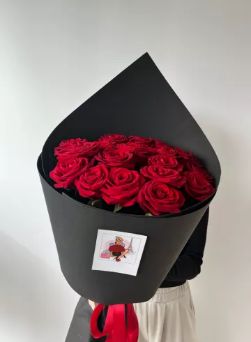 Букет красных роз &laquo;Гипноз&raquo; от интернет-магазина цветов в 