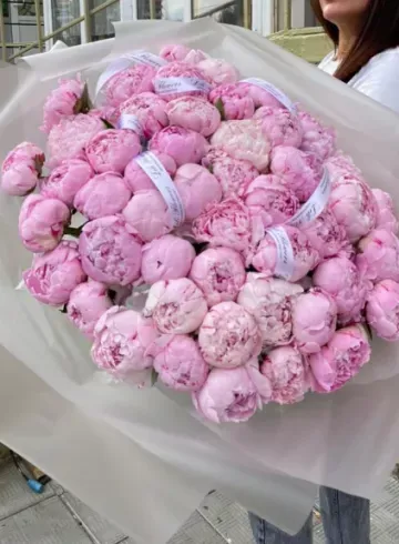 Монобукет из пионов &laquo;Престиж&raquo; от интернет-магазина цветов в 