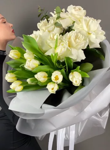 Сборный букет &laquo;Снежная королева&raquo; от интернет-магазина цветов в 