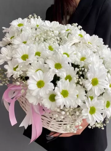 Композиция в корзине «Созвездие хризантемы» от интернет-магазина цветов в 