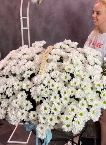 Композиция в корзине &laquo;Полнолуние&raquo; от интернет-магазина цветов в 