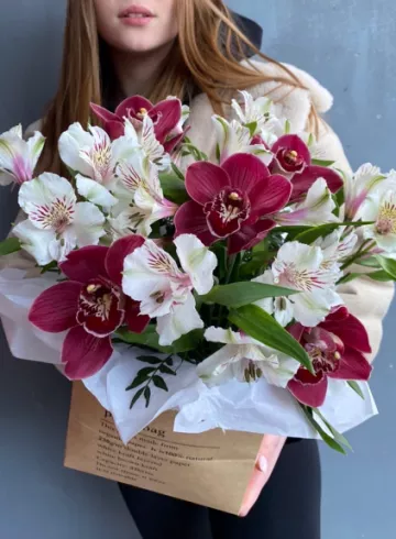 Цветы в крафт-боксе &laquo;Лёд и пламя&raquo; от интернет-магазина цветов в 