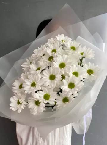 Монобукет из кустовых хризантем «Нежный танец» от интернет-магазина цветов в 