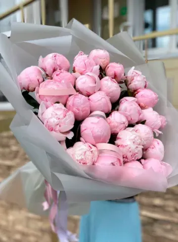 Монобукет из пионов &laquo;Благоухание лета&raquo; от интернет-магазина цветов в 