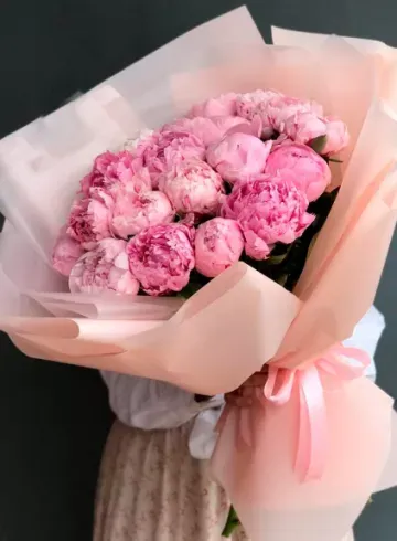 Монобукет из пионов &laquo;Бриз лета&raquo; от интернет-магазина цветов в 