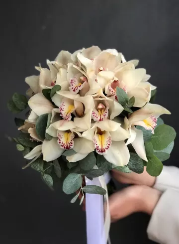 Свадебный букет из орхидей и эвкалипта от интернет-магазина цветов в 