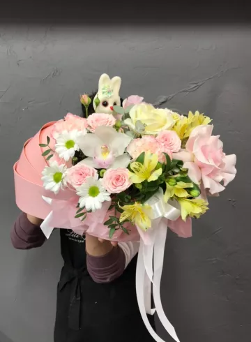 Композиция на выписку из альстромерии с розами от интернет-магазина цветов в 