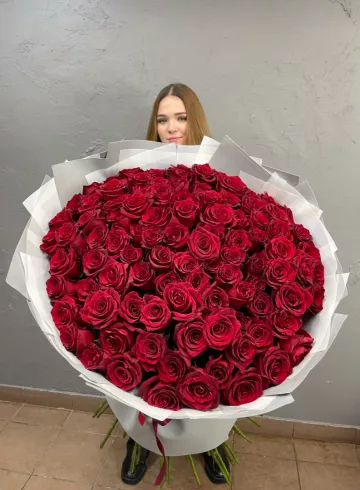 Букет из высоких роз &laquo;Бархатный&raquo; от интернет-магазина цветов в 