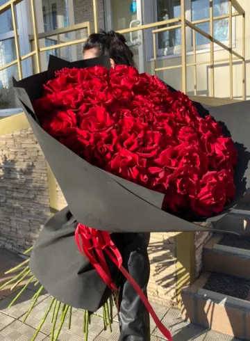 Букет из высоких кружевных роз от интернет-магазина цветов в 