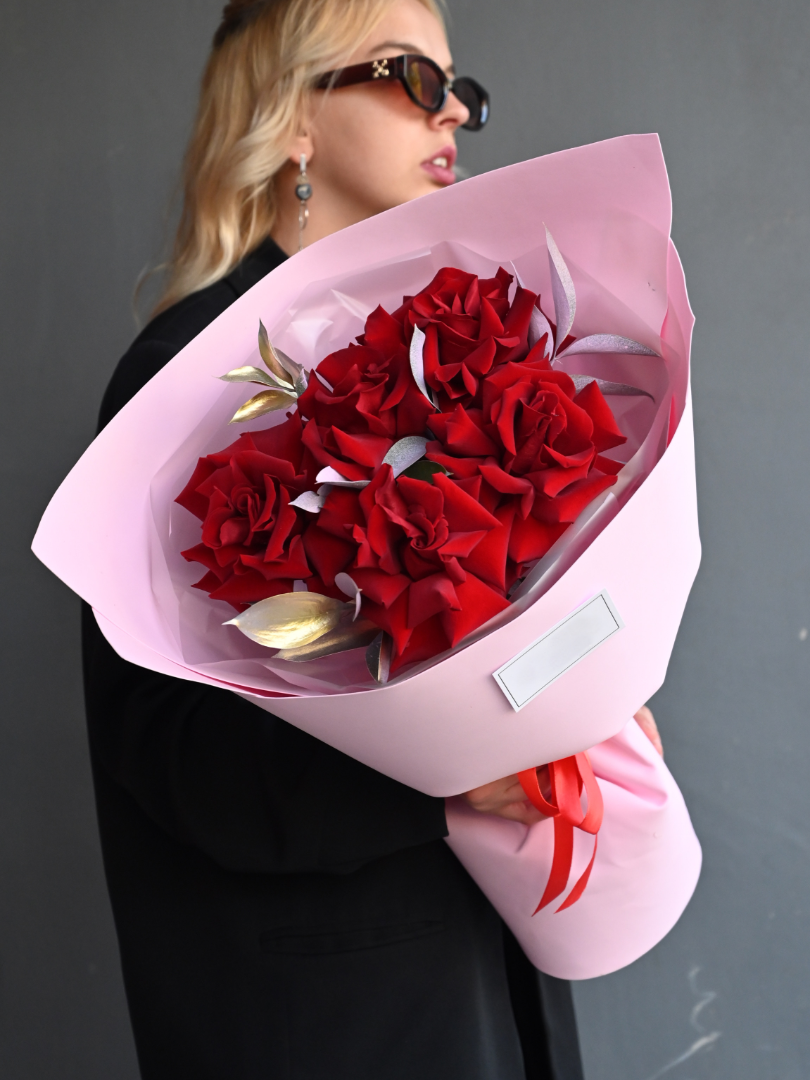 Заказать Букет из красых ажурных роз за 2800 руб. в городе Казани - «Lili Flowers»
