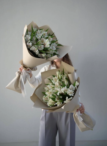 Монобукет из белых альстромерий от интернет-магазина цветов в 