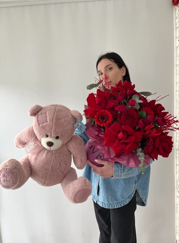 Комбо-набор яркая композиция с мягкой игрушкой от интернет-магазина цветов в 