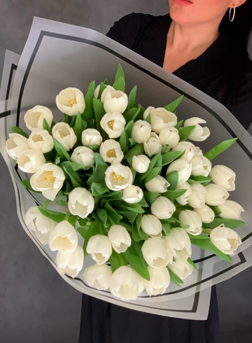 Букет из белых тюльпанов от интернет-магазина цветов в 