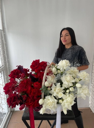 Композиция в корзине Дуо от интернет-магазина цветов в 