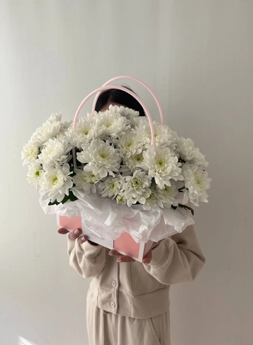 Композиция из кустовых хризантем «Сюрприз» от интернет-магазина цветов в 